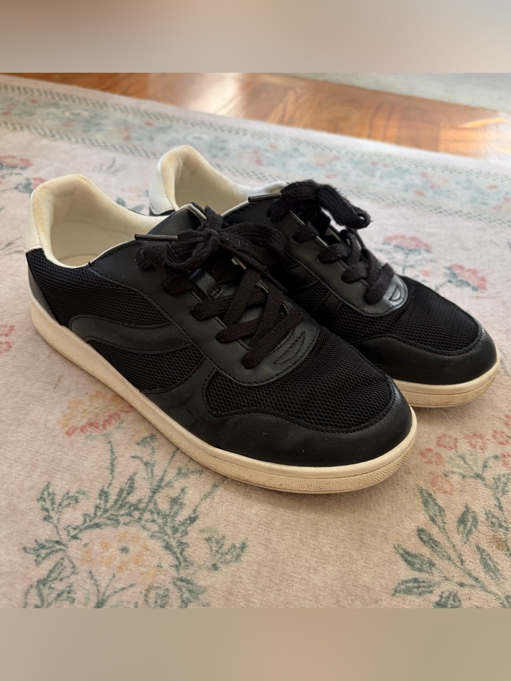 Women’s Black Sneakers